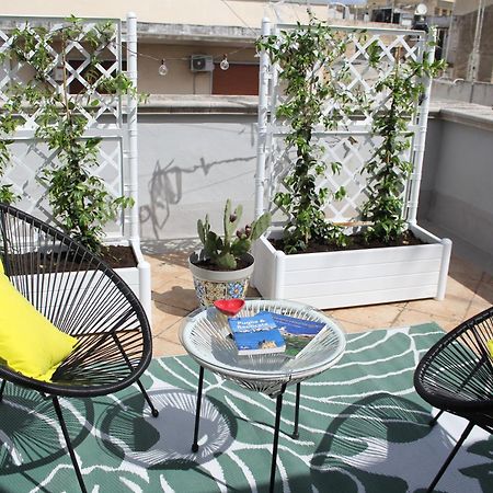 Rooftop Zahra Apartment Бари Экстерьер фото